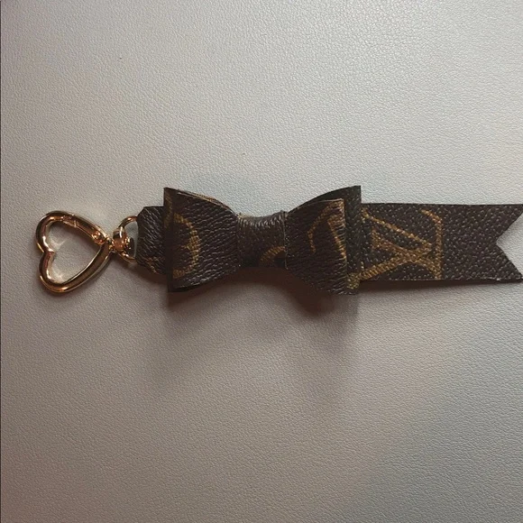 Handmade double sided keychain - Picture 1 of 2